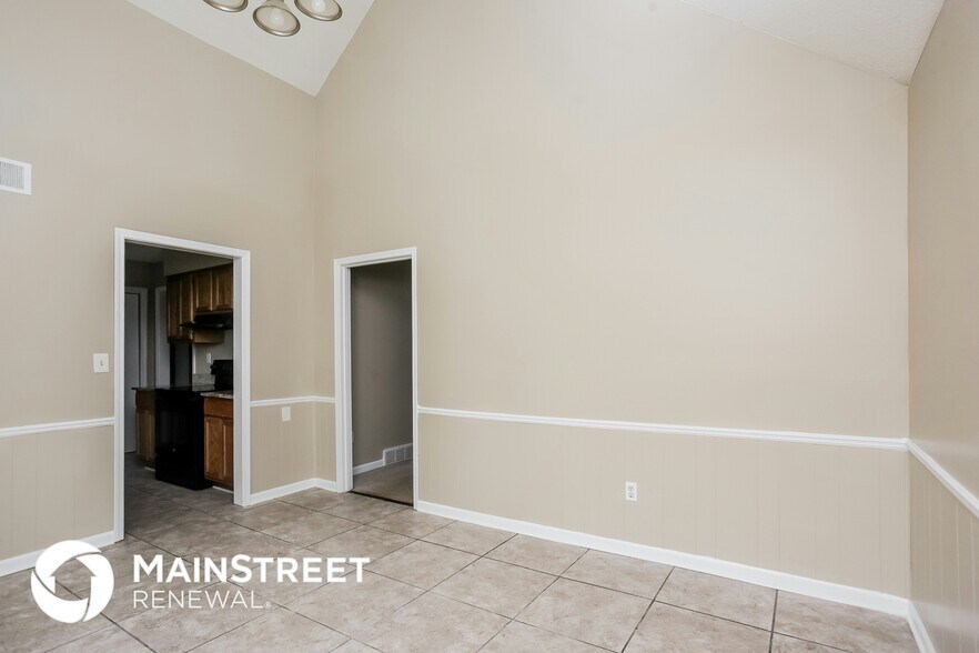 Building Photo - 5262 Sunray Dr