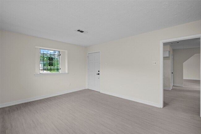 Building Photo - 7329 Gleason Rd
