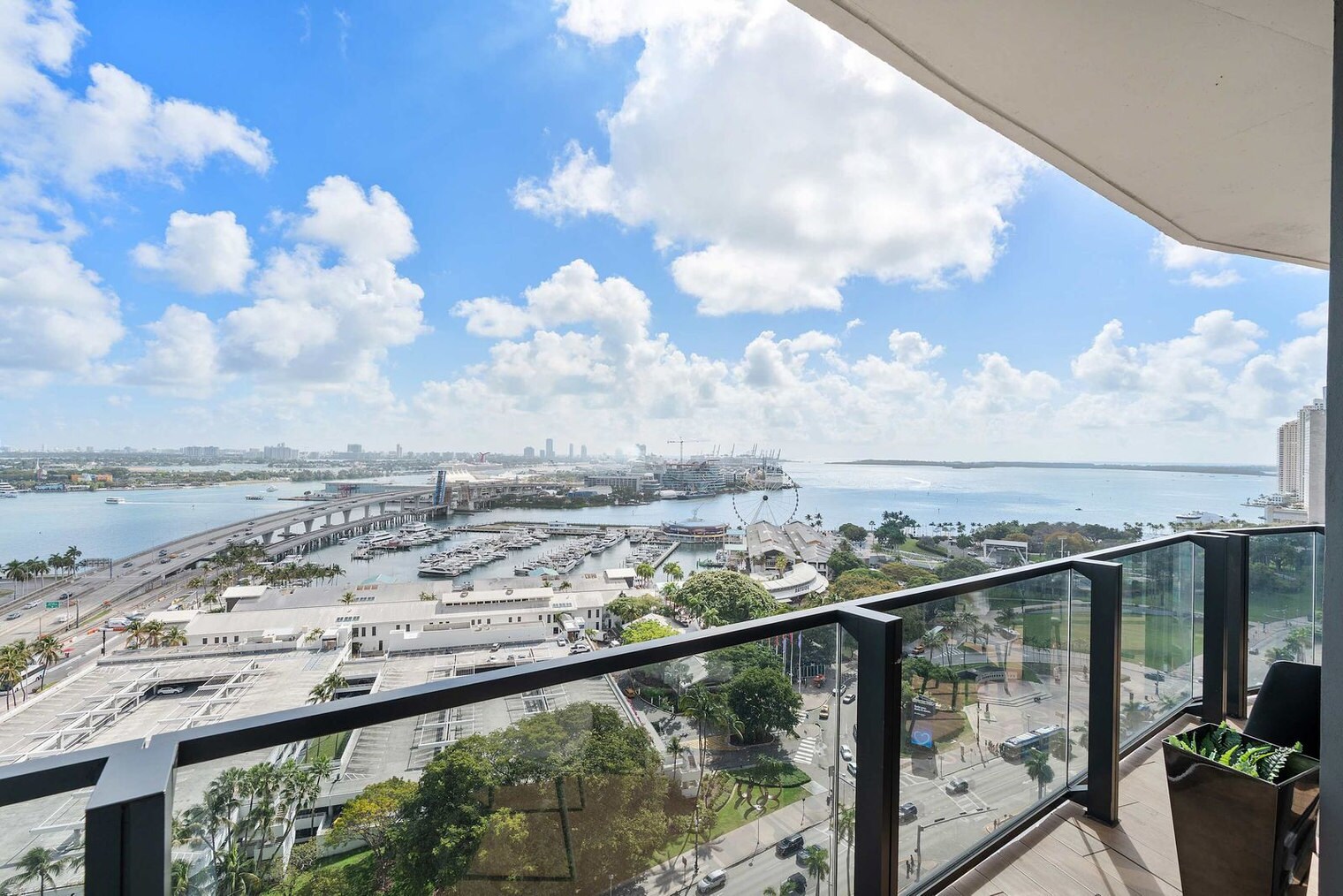 Building Photo - 398 NE 5th St