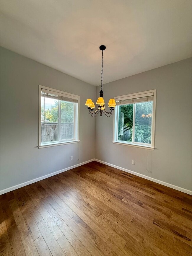 Building Photo - Single Level Cresent Meadows Home