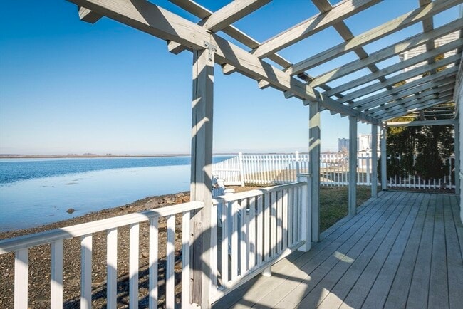 Building Photo - 33 Eagle Hill Rd