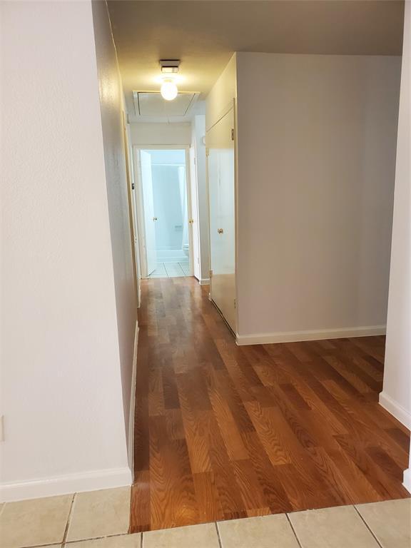 Building Photo - 8532 Maplecrest Dr