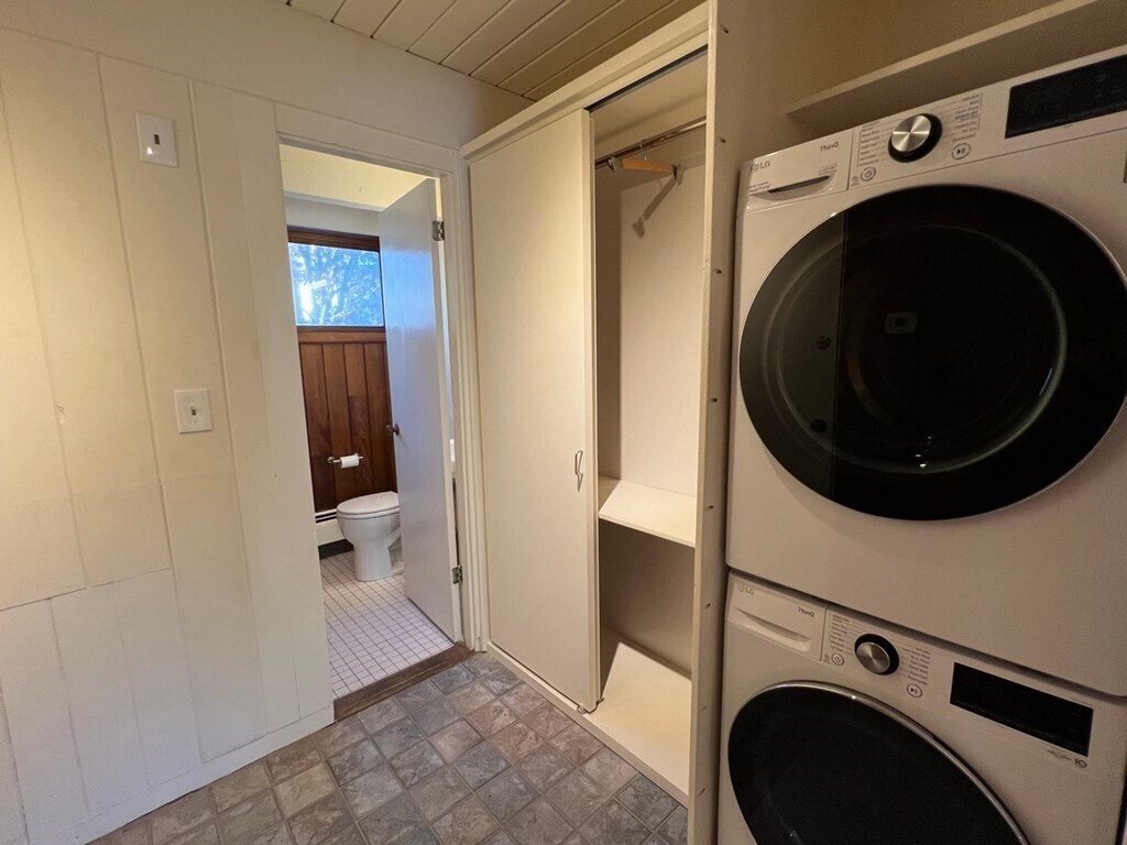 Building Photo - 9 Bowdoin St