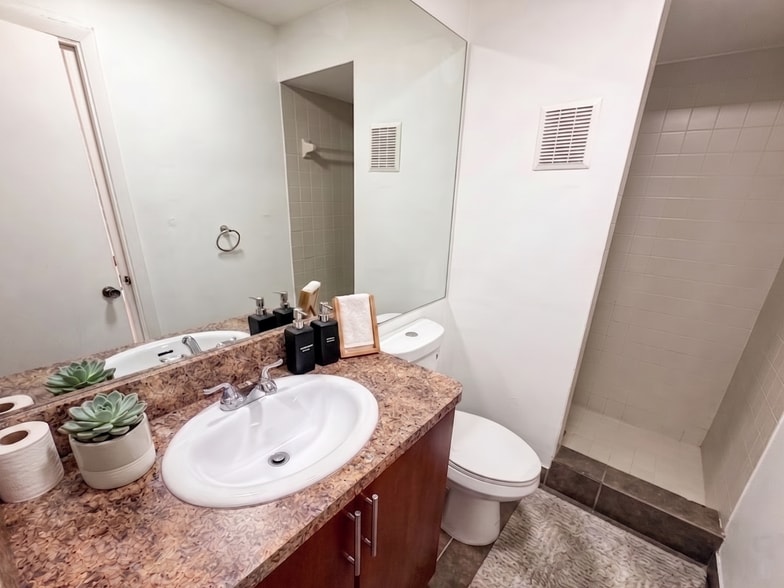 2nd bathroom - 20741 NE 4th Ct