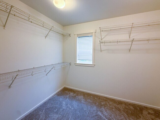 Building Photo - 4Bd/2.75Ba Issaquah House
