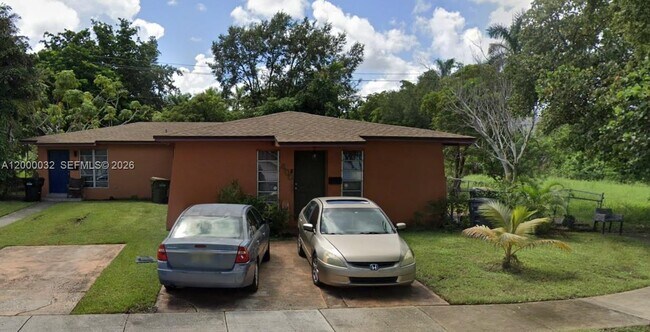 Building Photo - 400 NE 142nd St