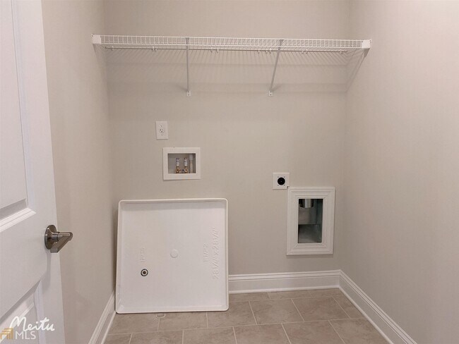 Building Photo - 1395 Live Oak Lane