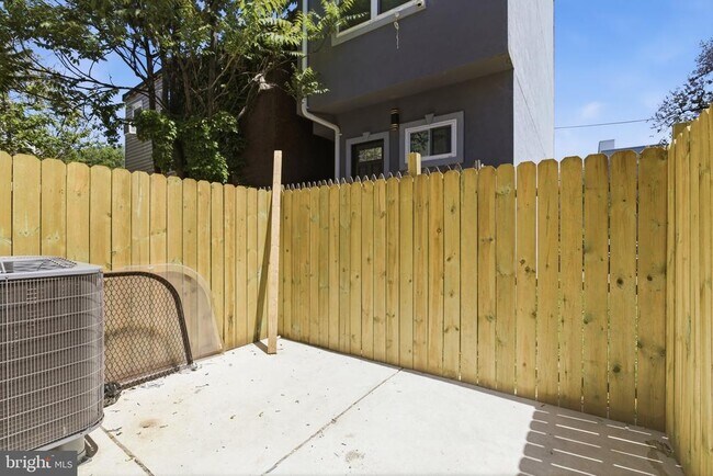 Building Photo - 2123 N 9th St