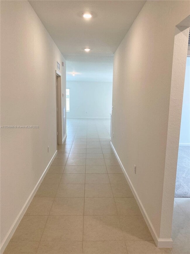 Building Photo - 5971 Pickering Dr