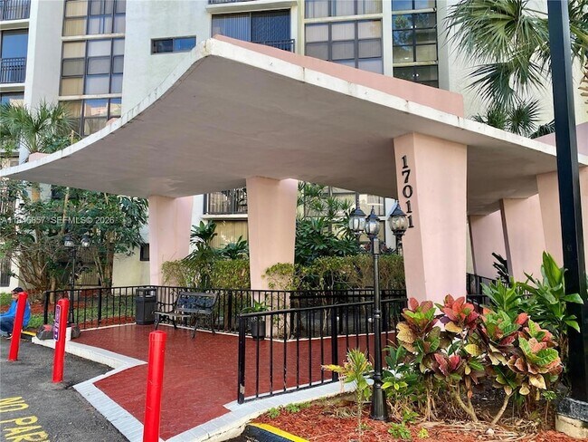 Building Photo - 17011 N Bay Rd