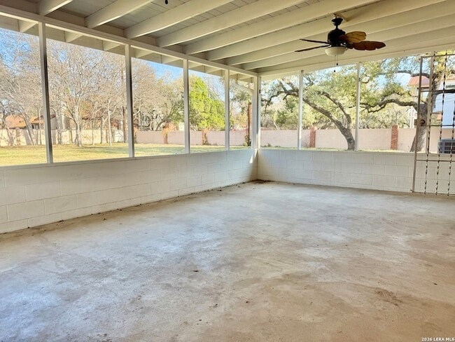 Building Photo - 115 Encino Grande St