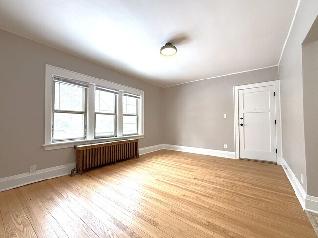 Building Photo - 1532 S 64th St