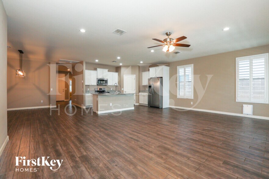Building Photo - 4151 W Goldmine Mountain Dr