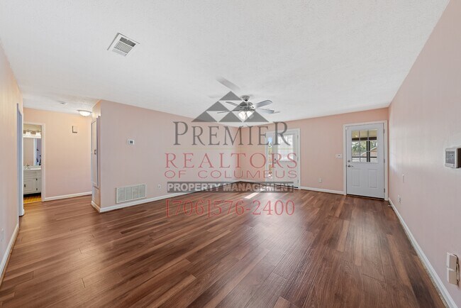 Building Photo - 5100 Sequoia Dr