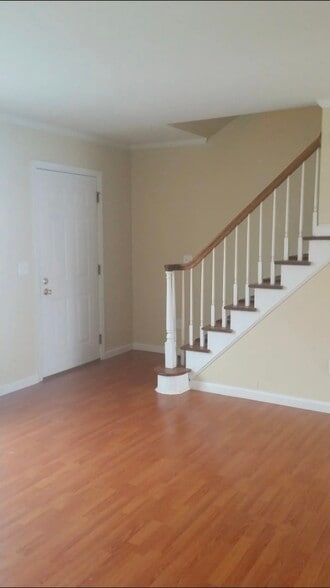 Building Photo - 1024 Sumac Cir