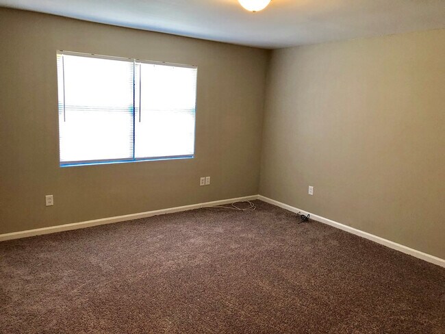 Building Photo - 3206 Kings View Ct