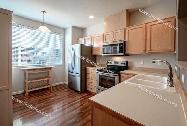 Building Photo - Cozy Townhome in Beautiful Progress Ridge-...