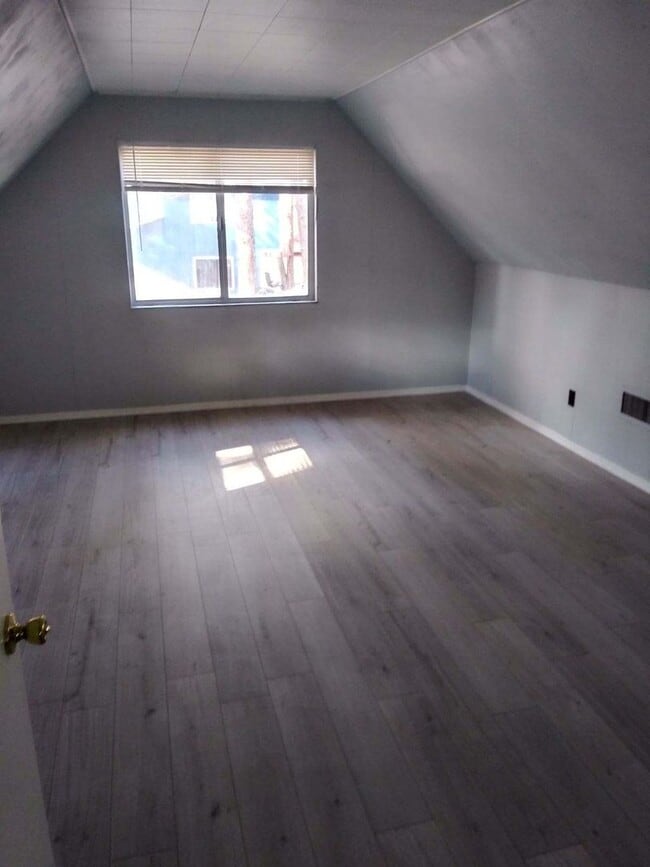 Building Photo - COMING IN AUGUST! Turn' Key 3-Bed Mountain...