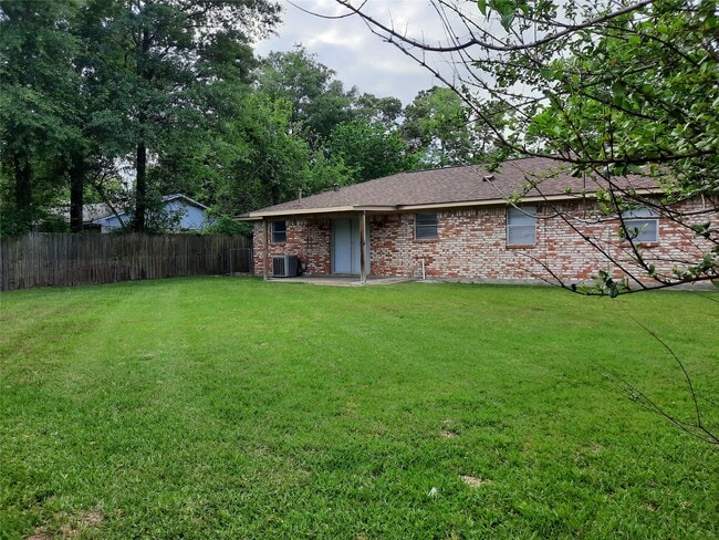 Building Photo - 207 Shadow Oaks Dr