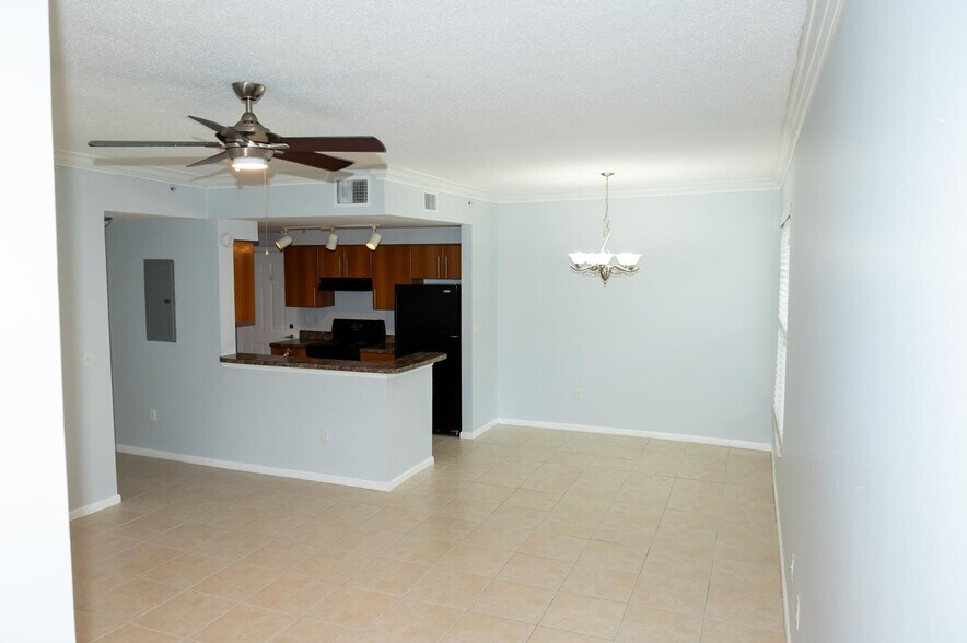 Formal Dining Room - 5820 W Sample Rd