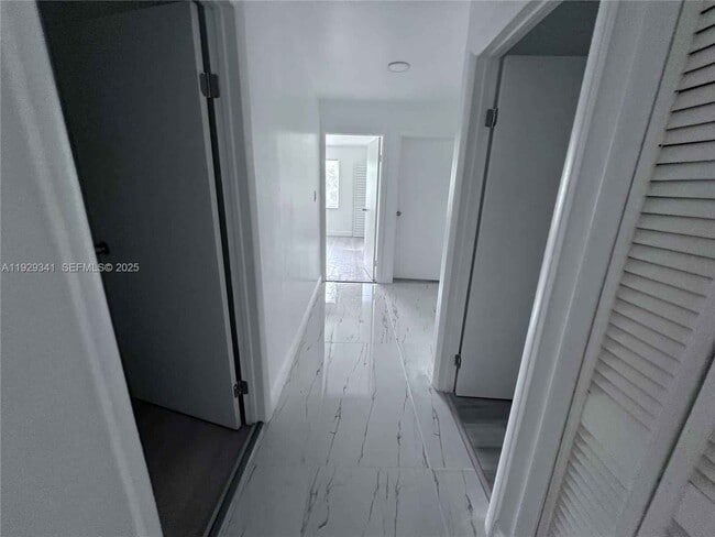 Building Photo - 15720 NW 44th Ct