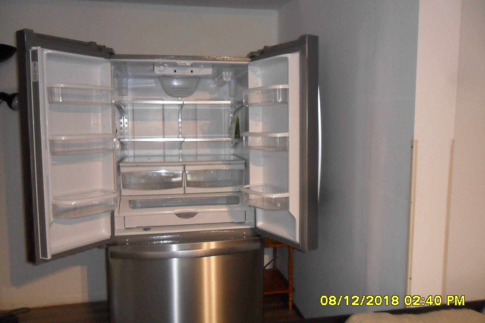 Apt 2 - new 3 dr refrig. - 523 E State St