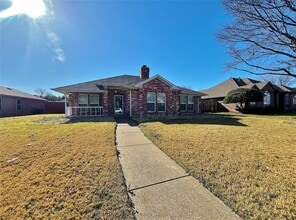 Building Photo - 906 Moore St