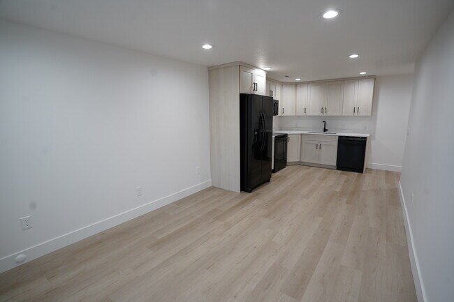 Building Photo - 428 S 975 W