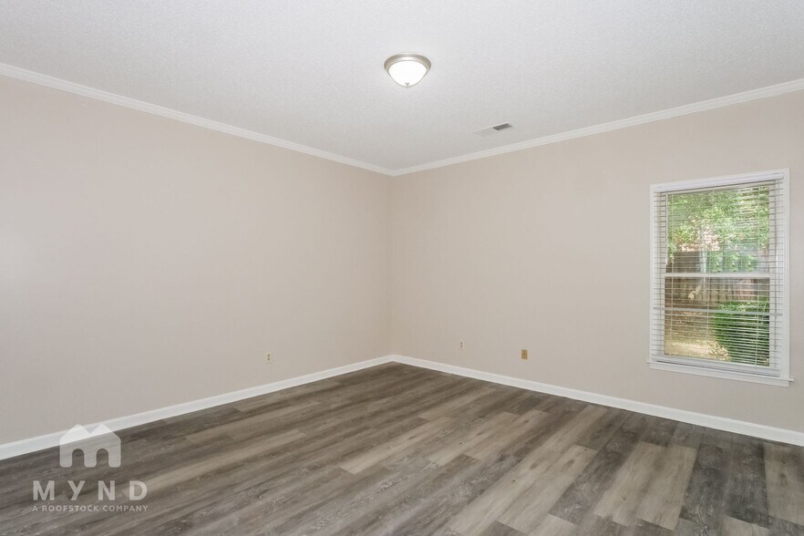 Building Photo - 1624 Wayside Cove