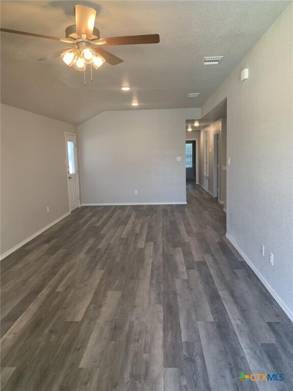 Building Photo - 716 B Kimble Dr