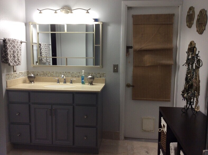 Building Photo - 533 Legume Drive