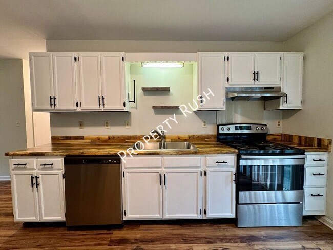 Building Photo - 8740 Millard Lee Ln
