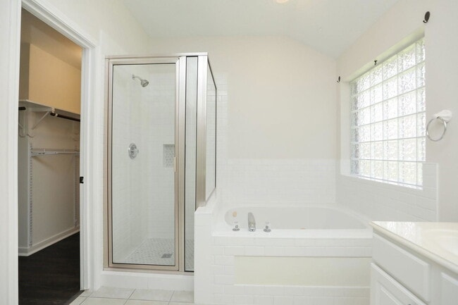 Building Photo - 25215 Aughton Dr