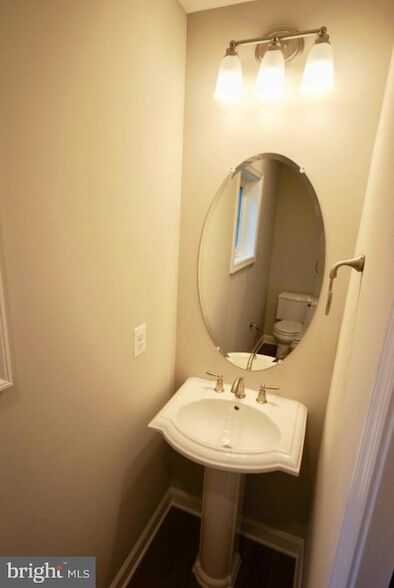 Building Photo - 1020 Railroad Ave