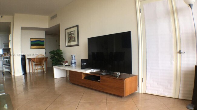 Building Photo - 151 Crandon Blvd