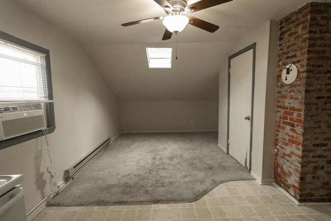 Building Photo - 1105 Hamilton Way