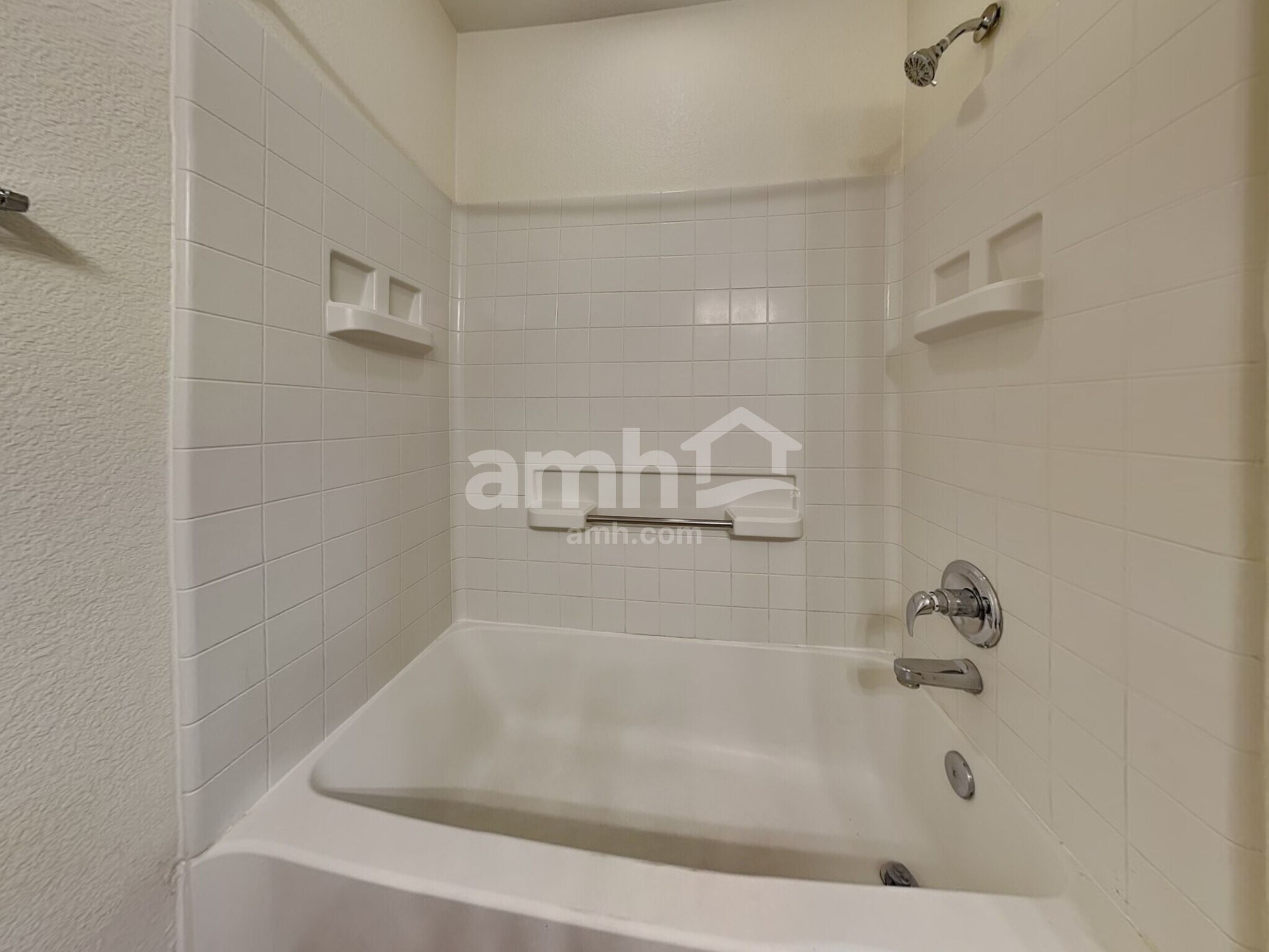 Building Photo - 10453 E Haymarket St