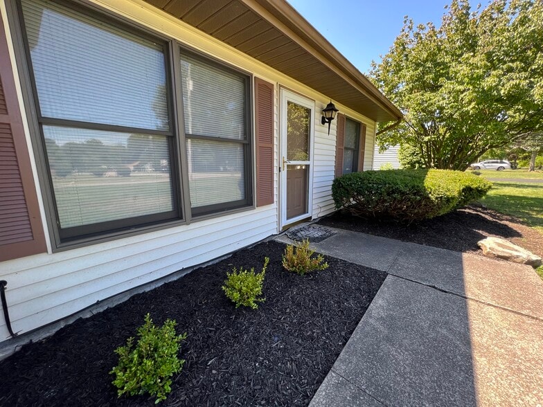 Building Photo - 7548 Anderson Ave NE