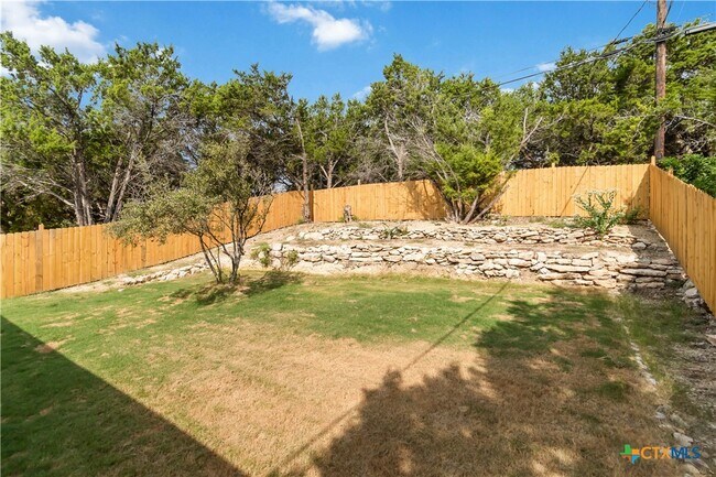 Building Photo - 567 Hummingbird Hill