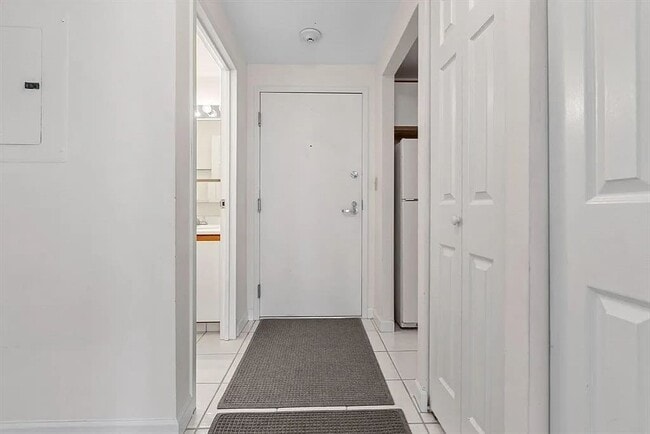 Building Photo - 1 Watermill Pl