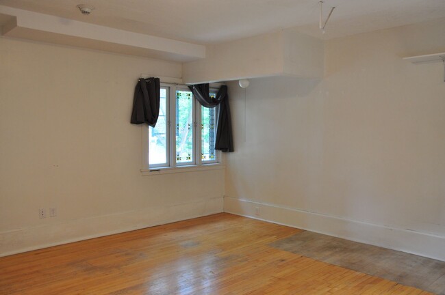 Building Photo - 1 Bedroom 1 bath Condo in Historic SLC bui...