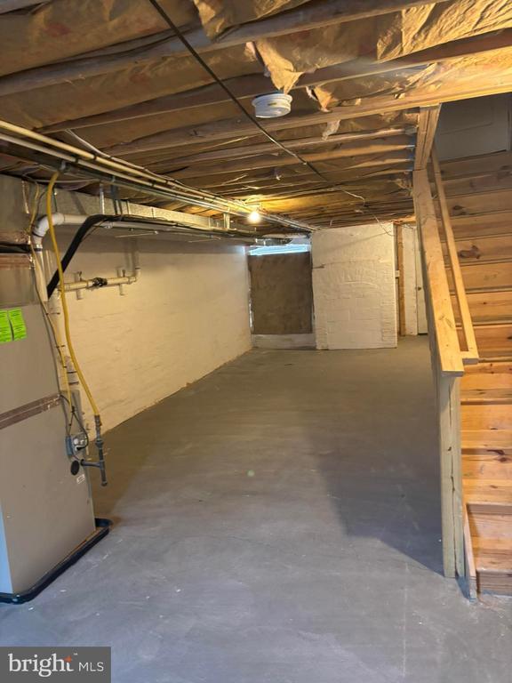 Building Photo - 411 Robert St