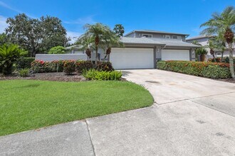 Building Photo - Bright & Airy 3-Bed Home Close to Universi...