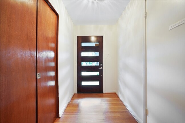 Building Photo - 5643 Terwilliger Way