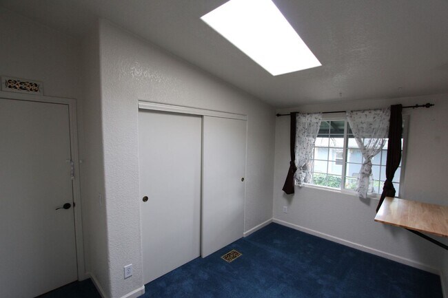 Building Photo - 95 E Camille Dr