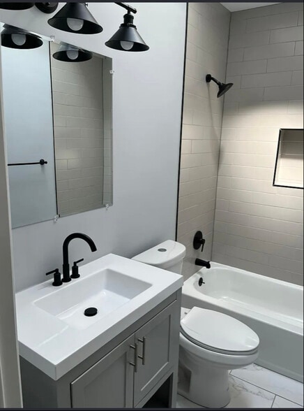 Building Photo - 5847 Willows Ave