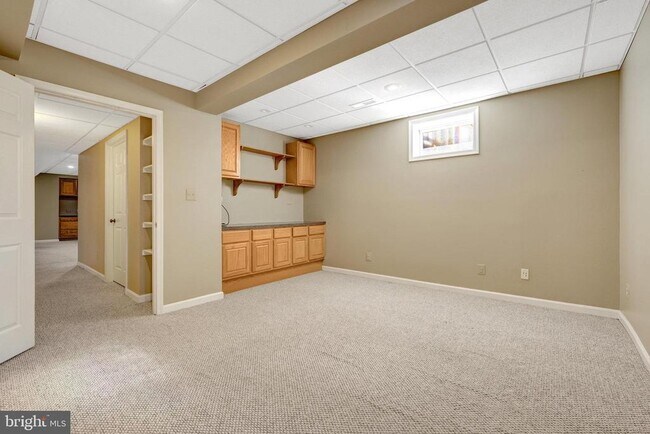 Building Photo - 47001 Smithwood Ct