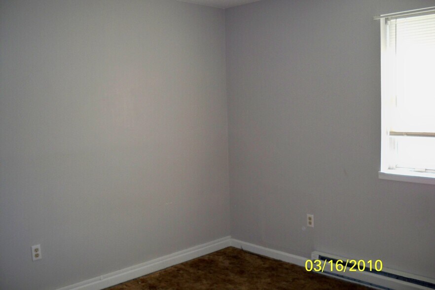 Building Photo - 3704 Tiffany Dr