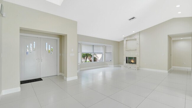 Building Photo - 1412 NE 53rd Ct