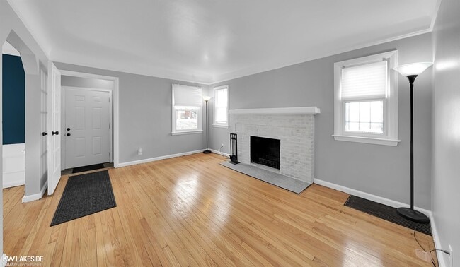 Building Photo - 14024 Grandville Ave